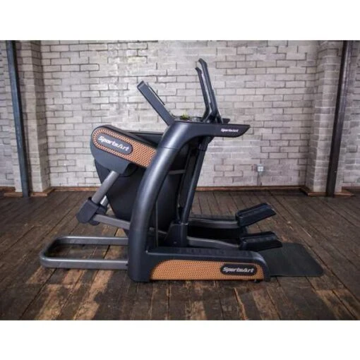 SportsArt V886-16 Verso Cross Trainer - Image 2